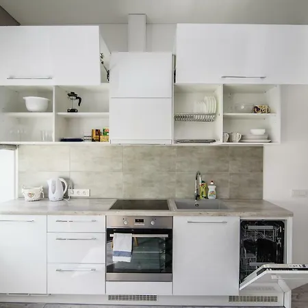 Family 2 Apartment *